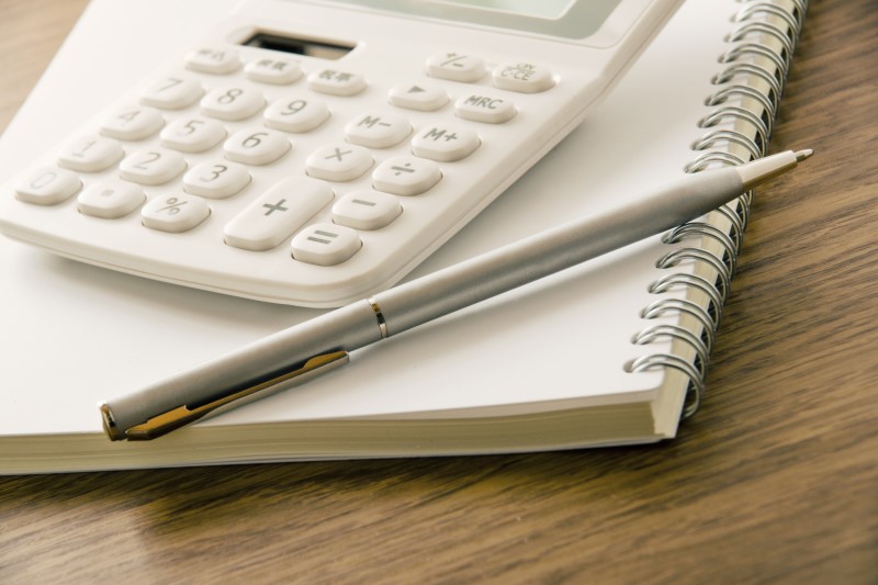 現地特許庁と各国の現地代理人に支払う費用